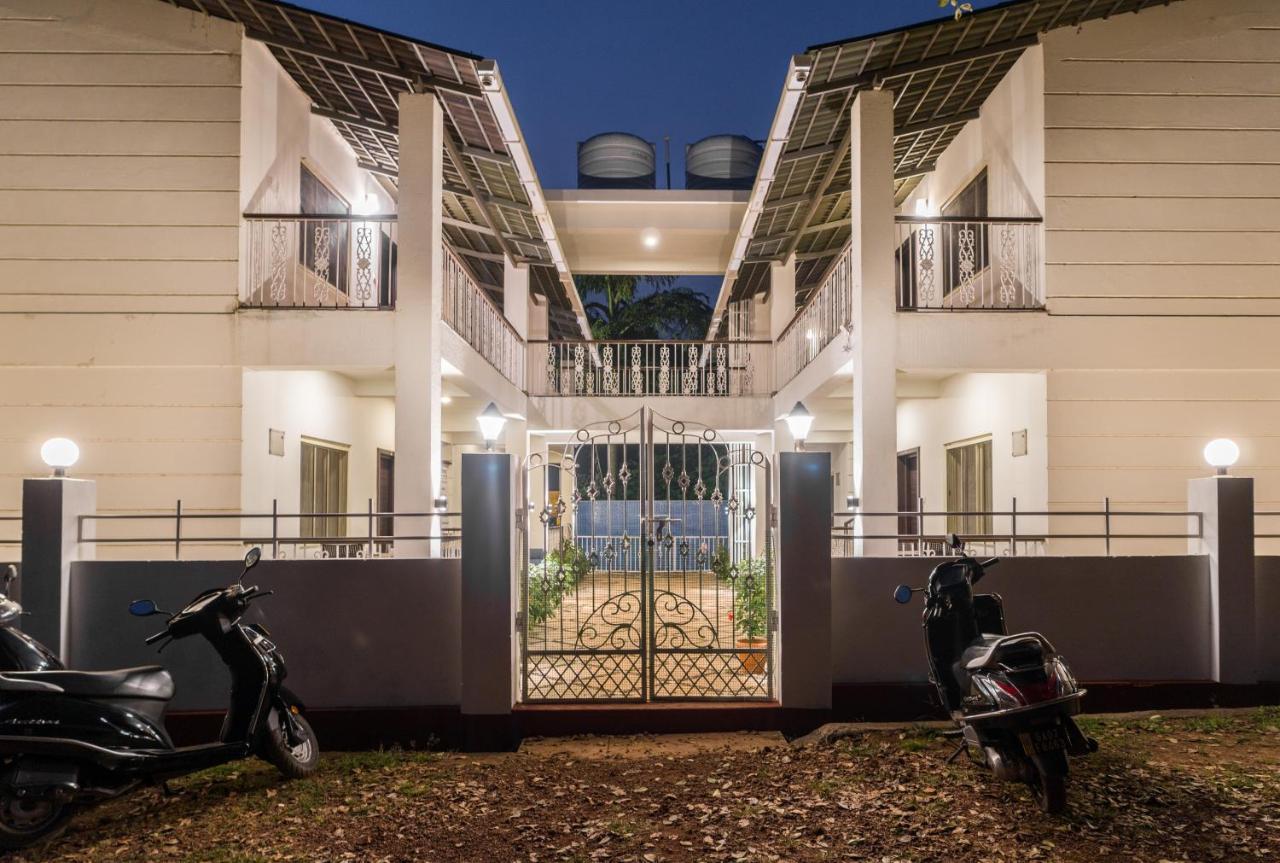 Marine Studios By Le Pension Stays Marmagao エクステリア 写真